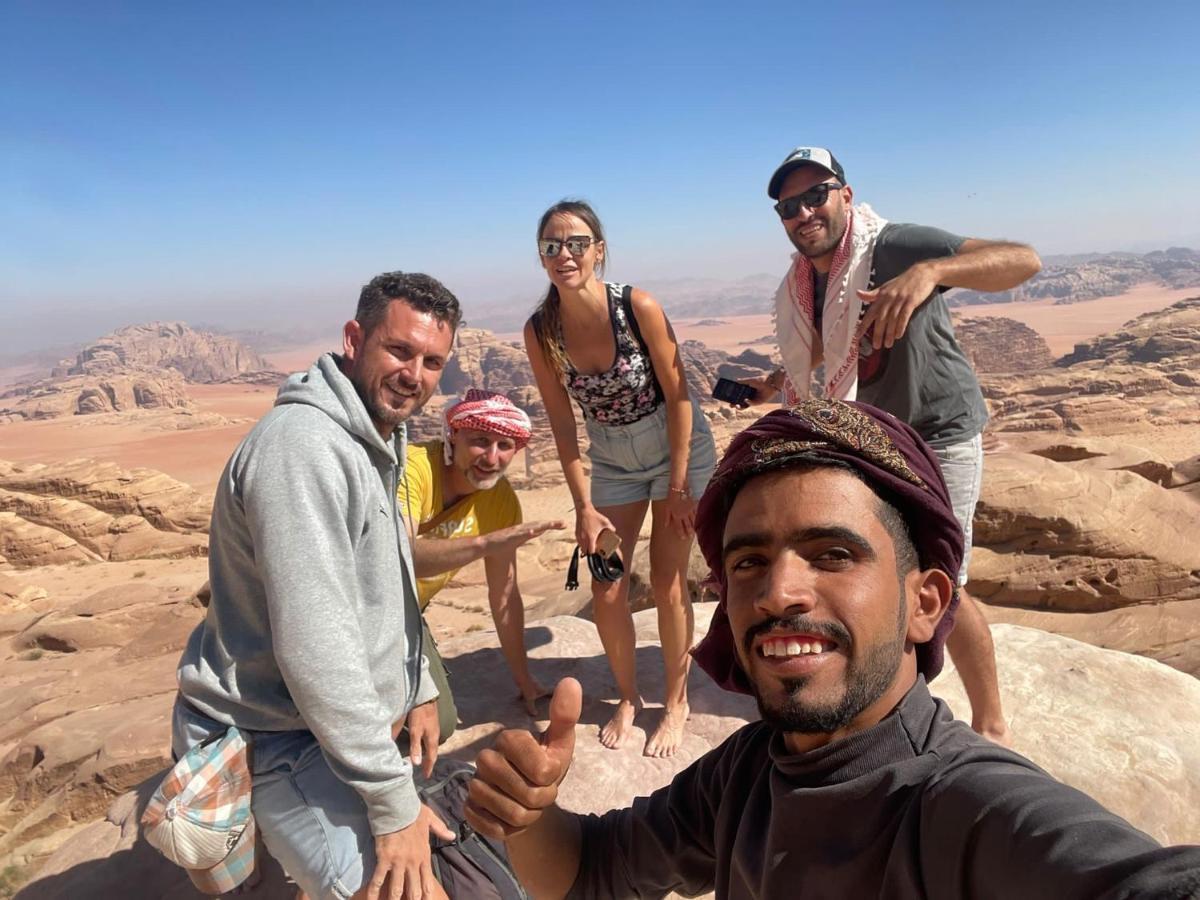 Friend Wadi Rum Bagian luar foto