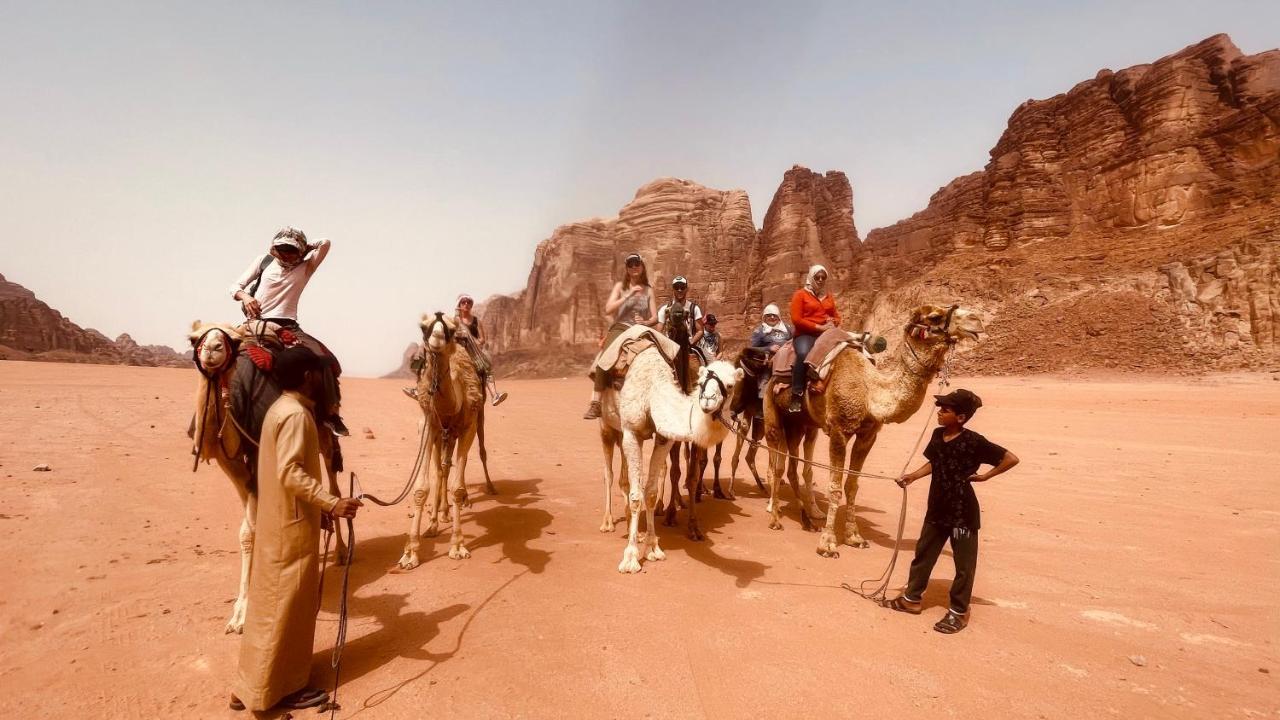 Friend Wadi Rum Bagian luar foto