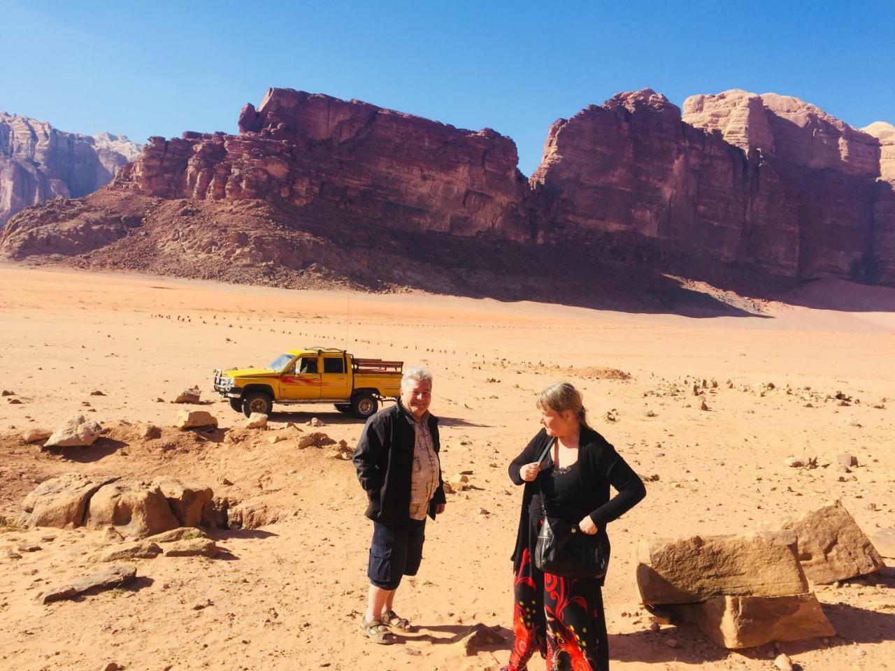 Friend Wadi Rum Bagian luar foto