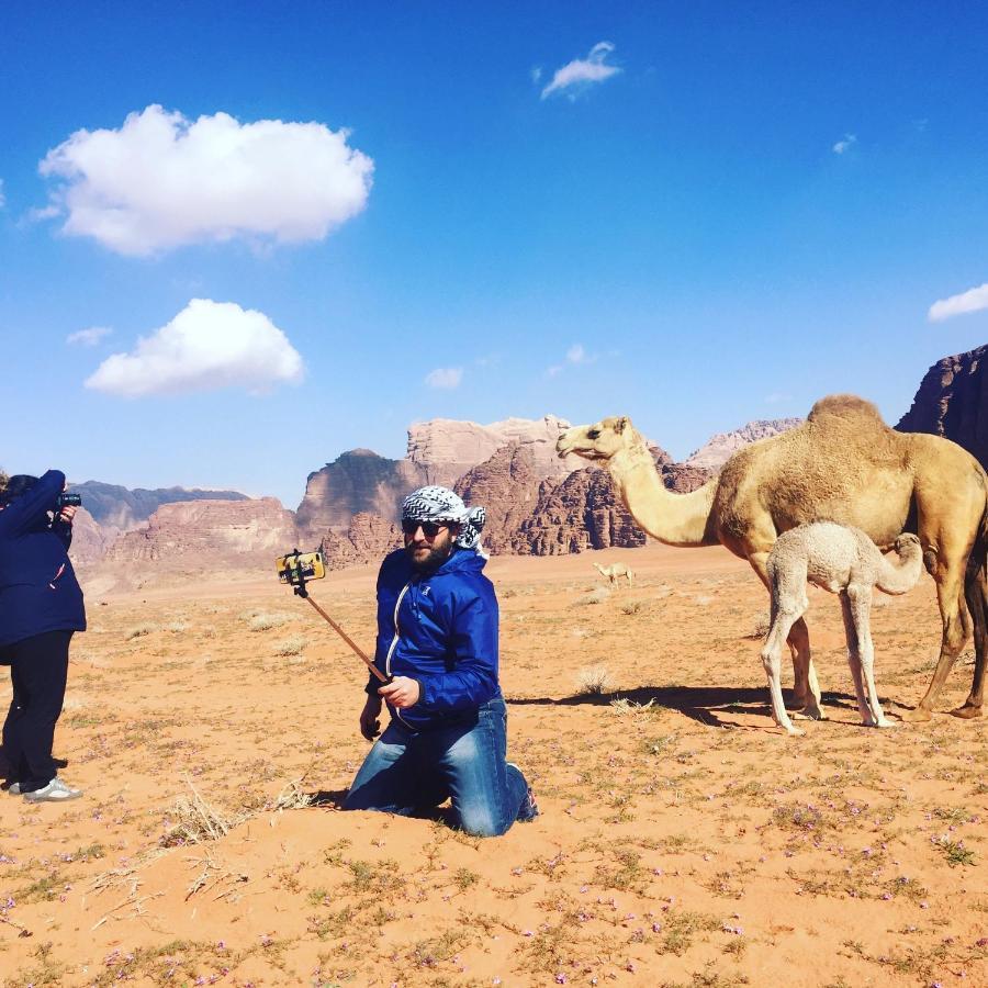 Friend Wadi Rum Bagian luar foto